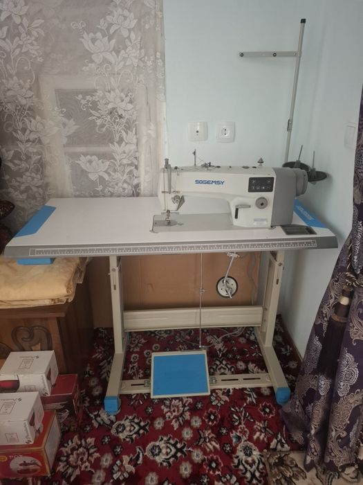 Тикув мошинаси сотилади