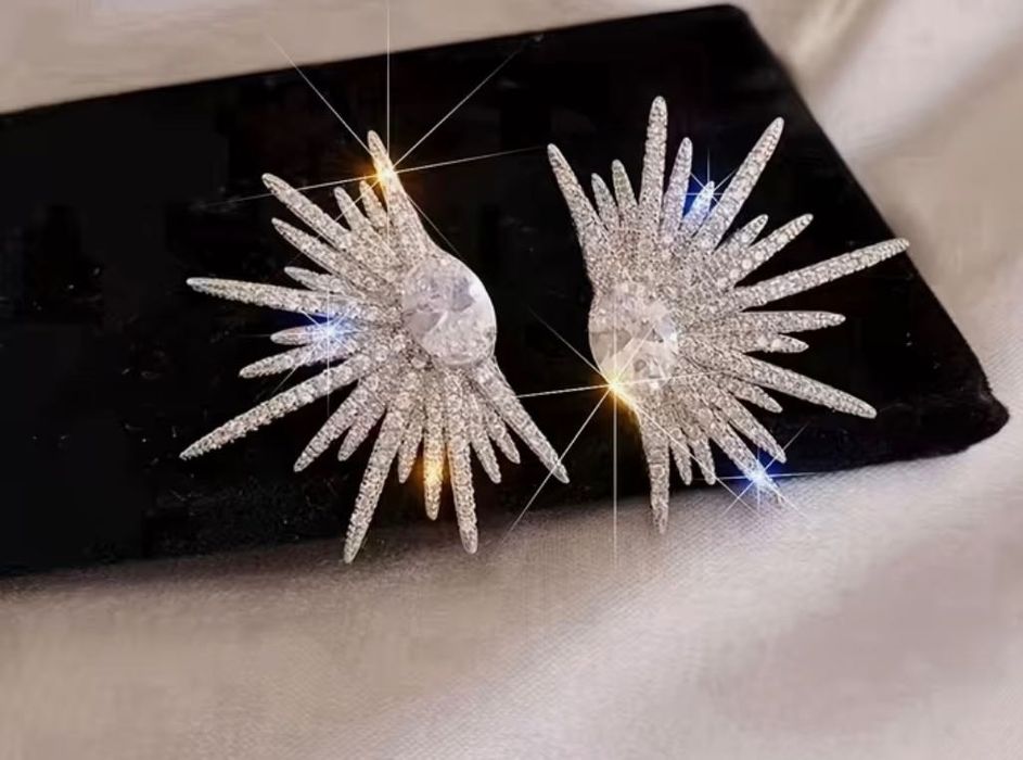 Елегантни обеци от Стомана