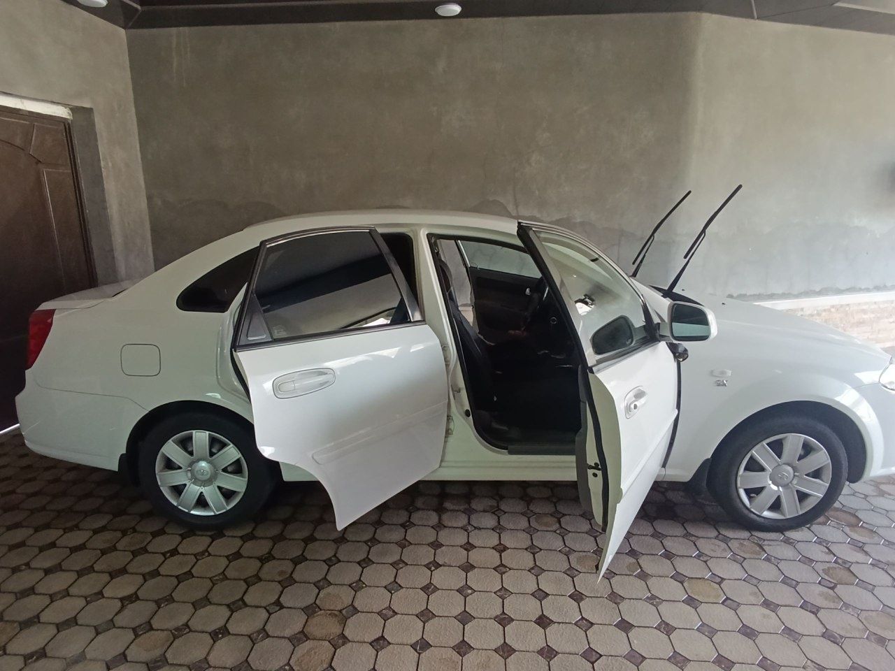 Chevrolet  Jentra