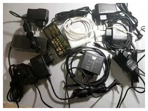 . Блок питания зарядка АЛИСЫ от Яндекс станции