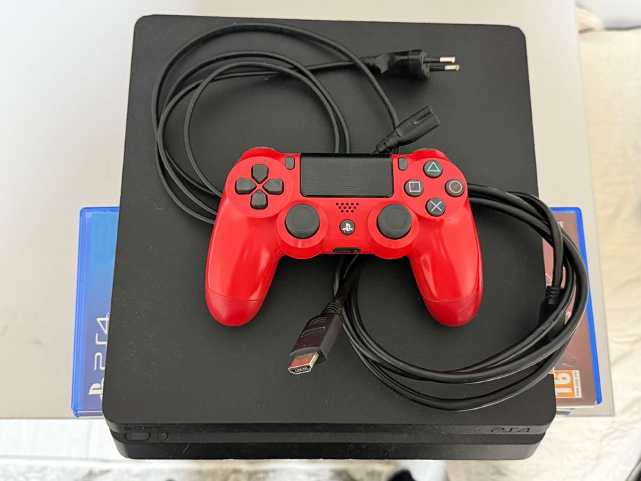 Playstation 4 с 1 оргинален джойстик и 50 игри