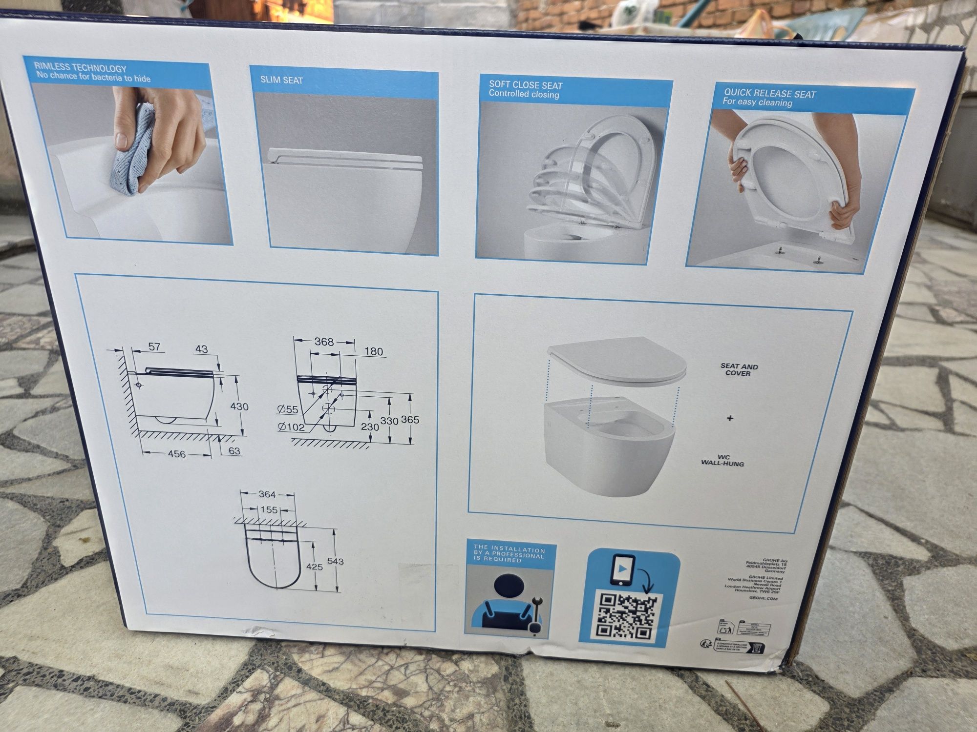 Чисто нова конзолна тоалетна чиния със седалка от GHROE. Bau Ceramic