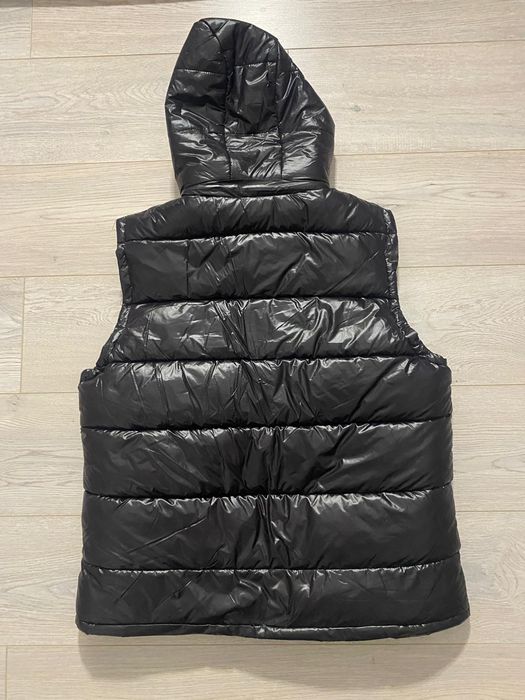 Vesta Moncler, L