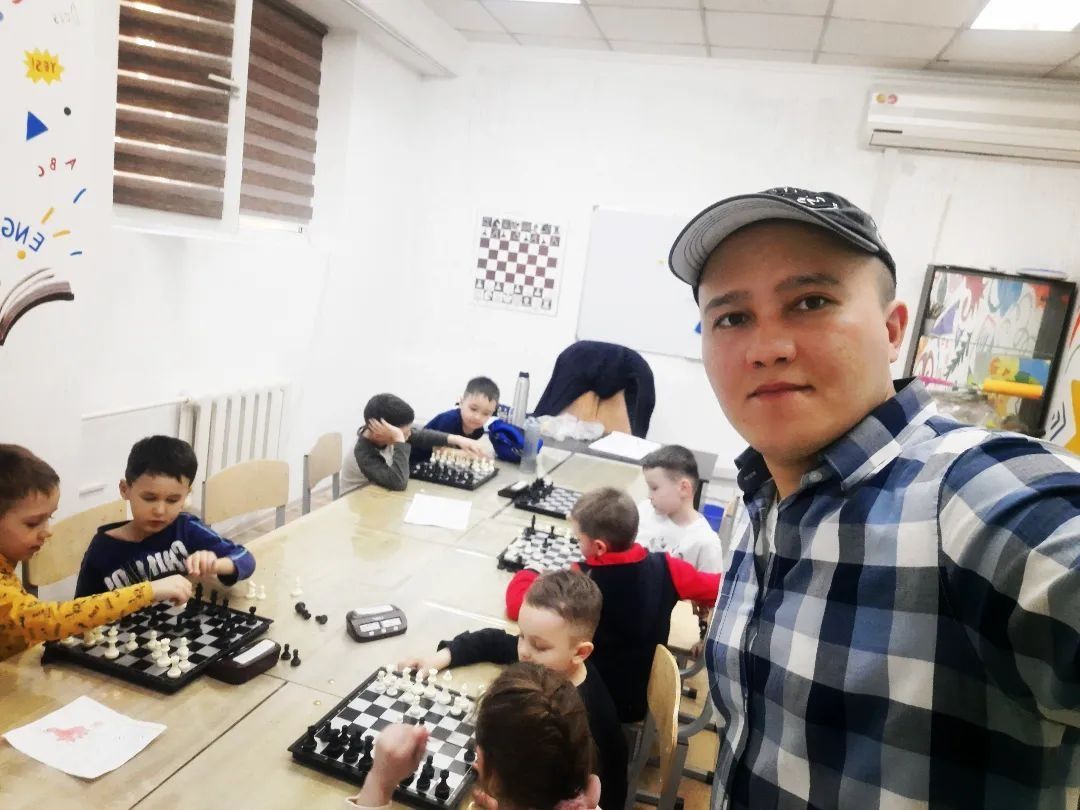 Обучение шахматам и аренда шахматных столиков