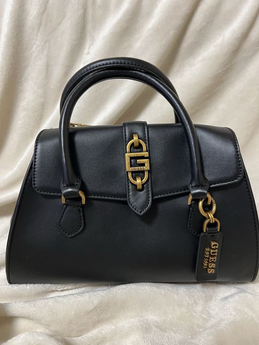 Дамска чанта Guess