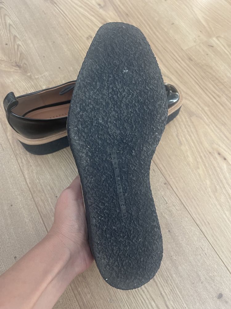 Pantofi lacuiti cu platforma Zara