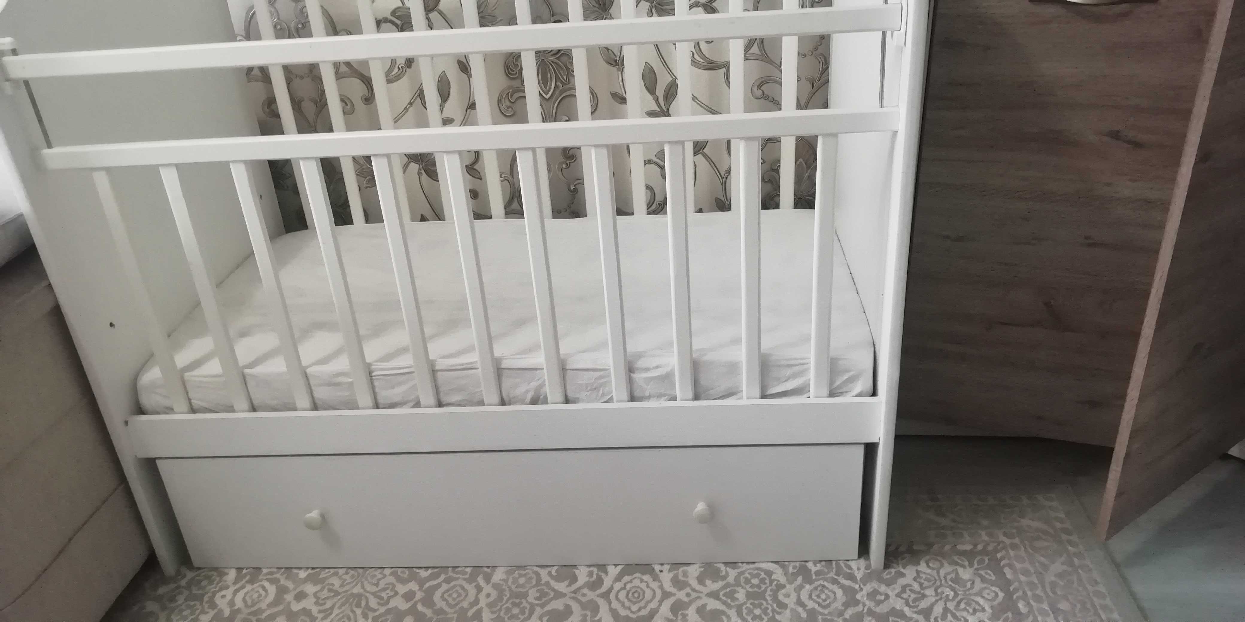 Детская кровать 3 в 1: кровать, люлька и манеж