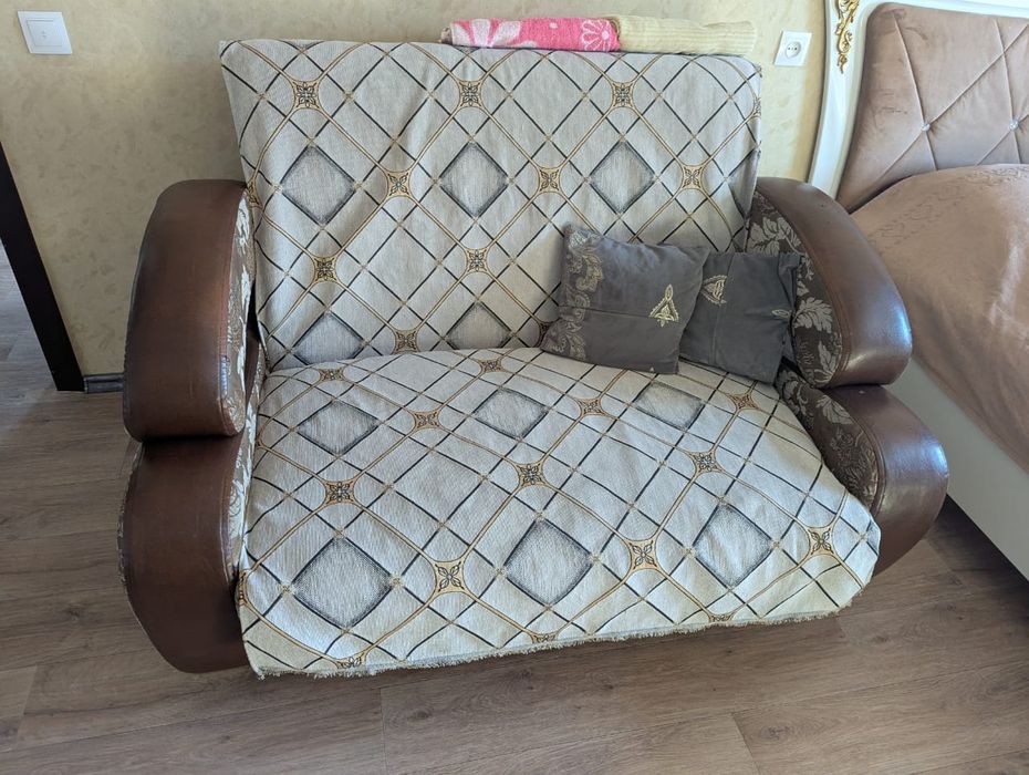 Мягкий уголок, диван с креслом