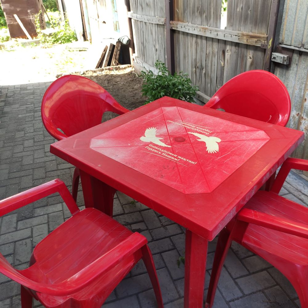 Продам стол со стульями