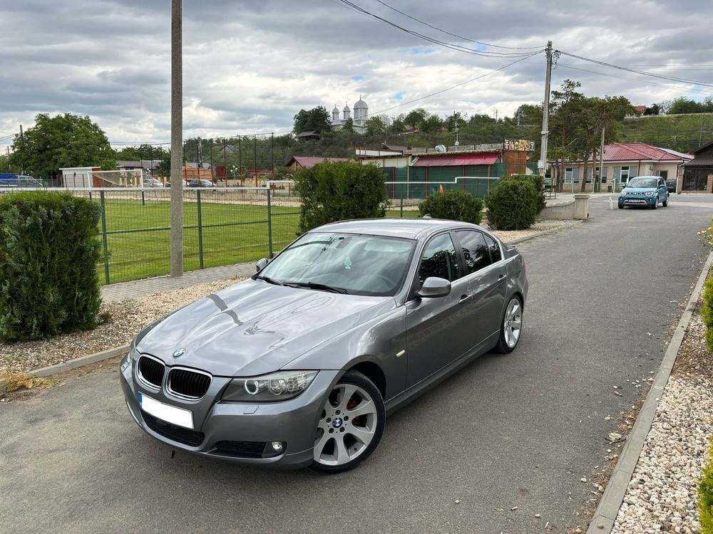 BMW E90/320D/2011