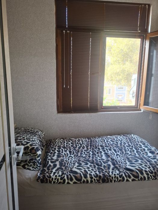 Axmad yugnakiyda 3 xona uy sotiladi