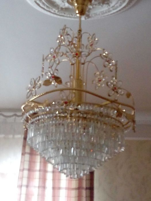 Потолочная .ажурная. стеклянная люстра