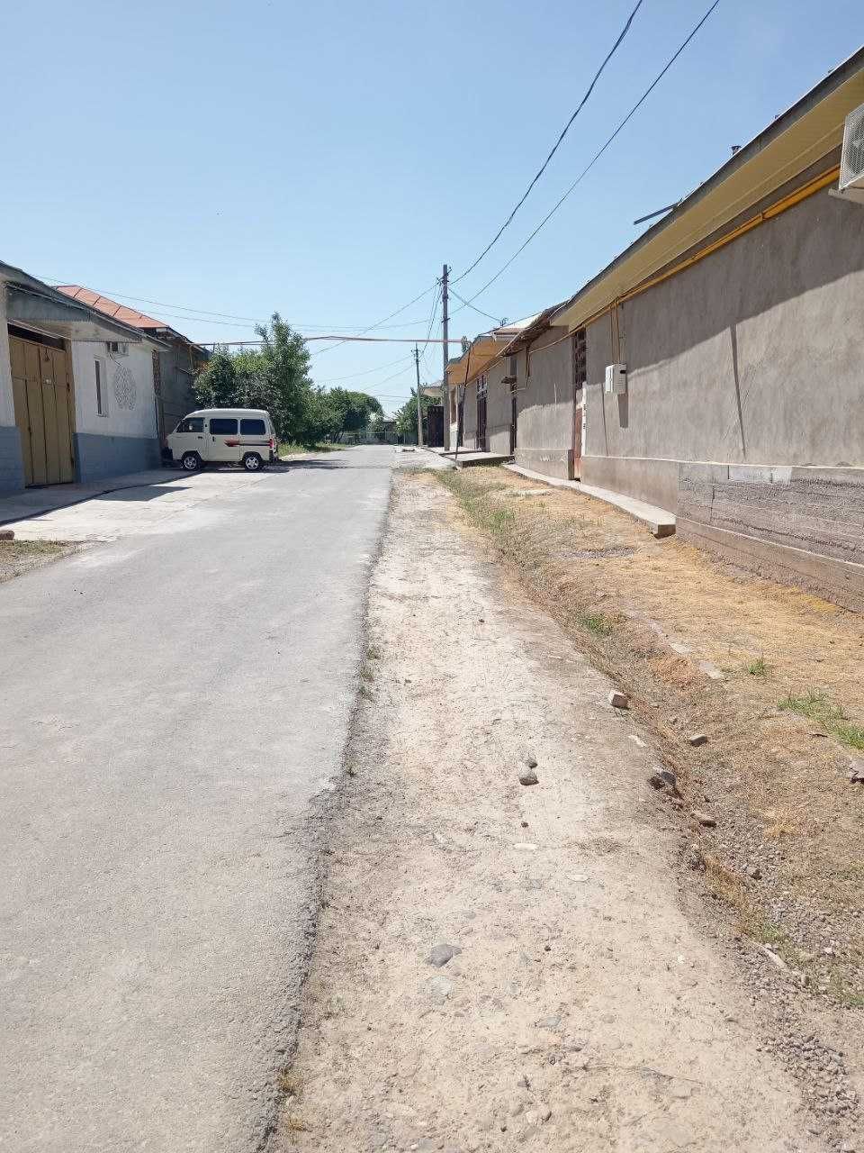 Yer sotiladi parkentda kadastr bor