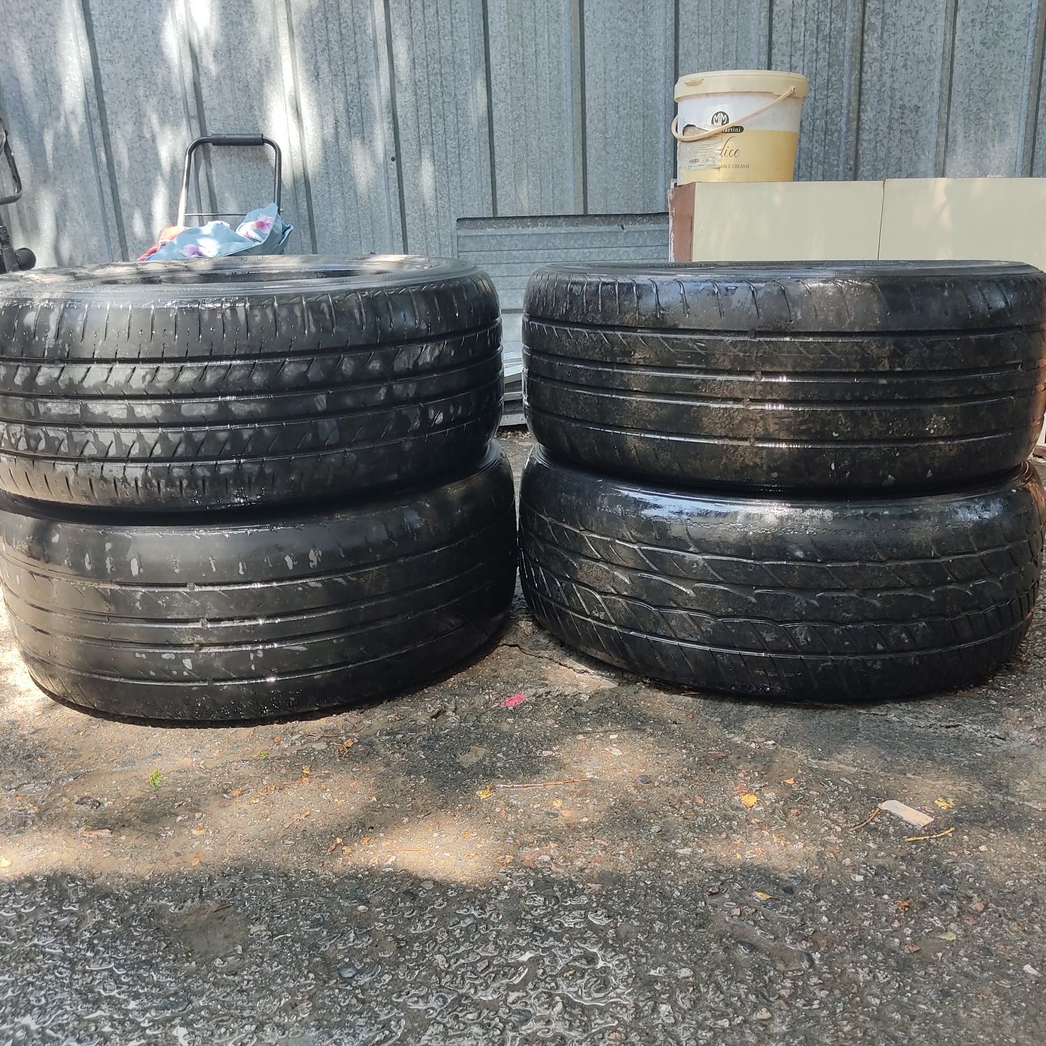 Продам шины б/у 215/55 r 17