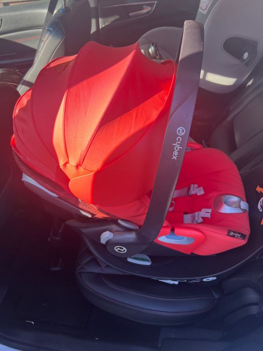 Scoica auto CYBEX Platinum Cloud Z cu Baza ISOFIX