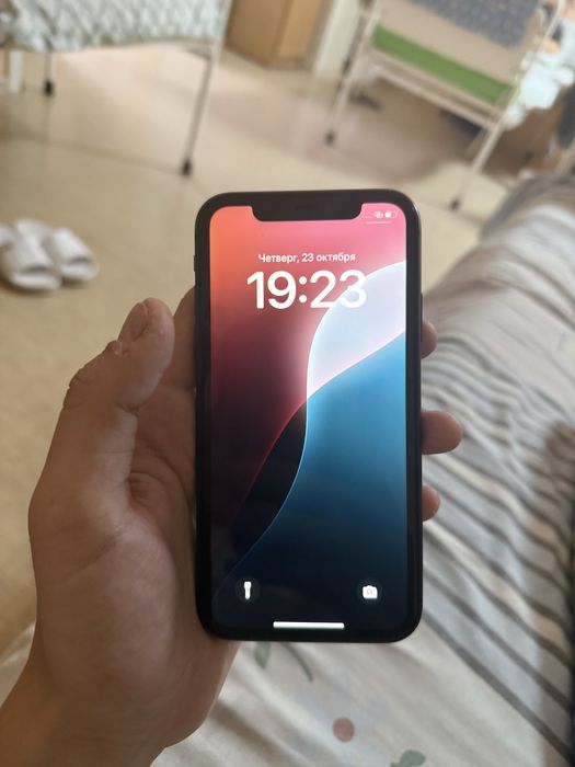 Продам Айфон 11 64гб