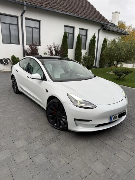 Vand Tesla 3 Performance TVA 21 % Deductibil !!! Interior ALB !