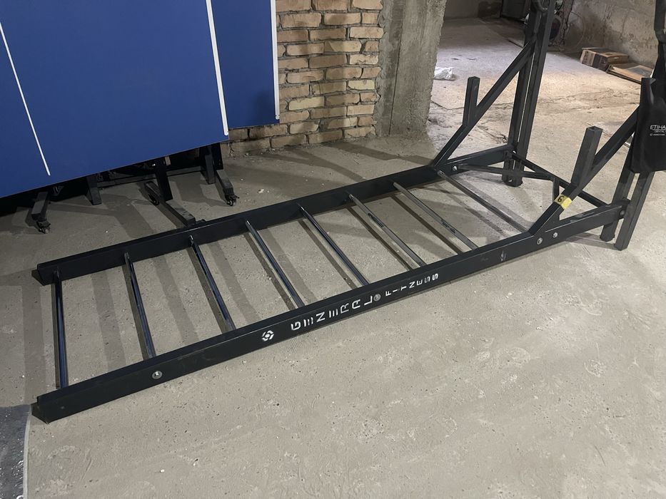 теннисный стол и тренажор турник брюс