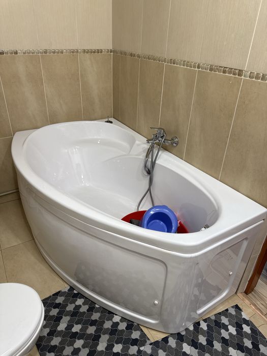 Продам мебель, ковры, люстры, диван, ванну, спальный гарнитур