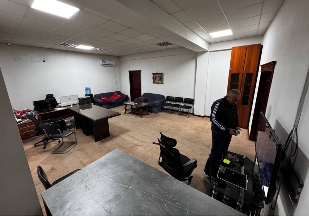 Офис с мебелью и можно с проживанием