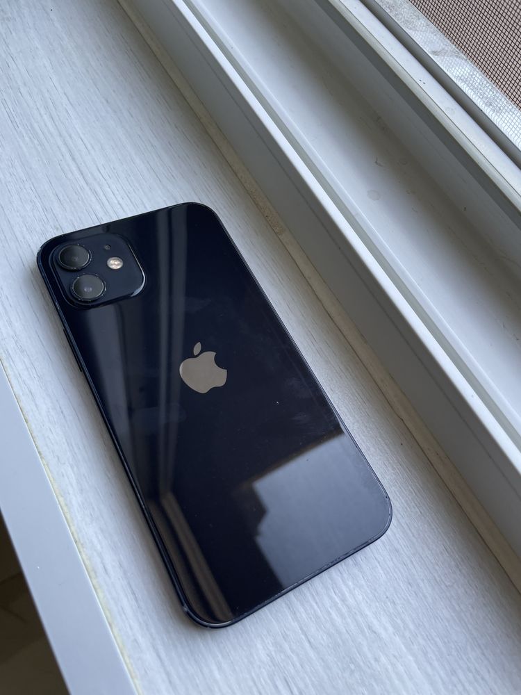 Iphone 12 в Перфектно състояние