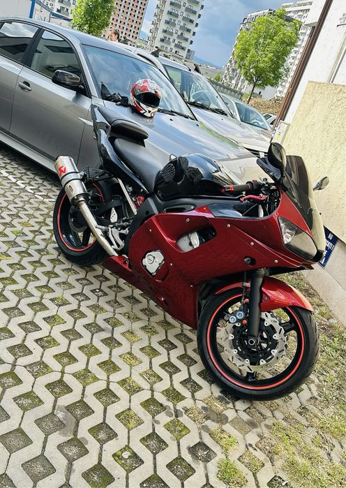 Vând yamaha yzf r6