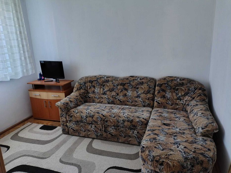Ofer spre inchiriere ap.2 cam. decomandat  Mazepa