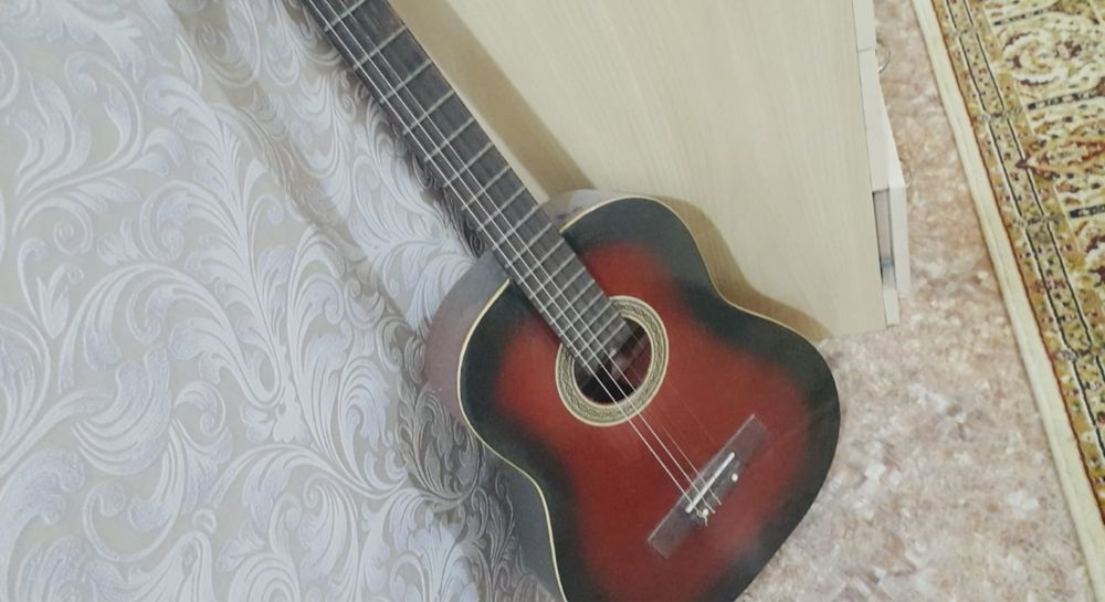 Продам гитару гитару