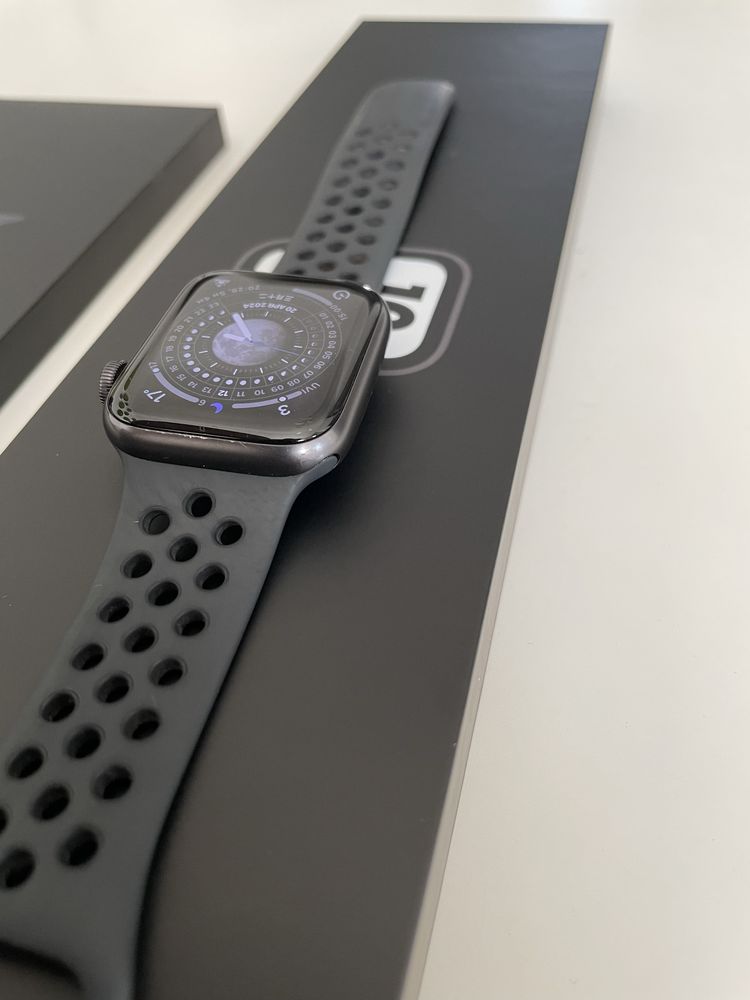 Apple Watch Nike SE 2022, 40 mm Negru