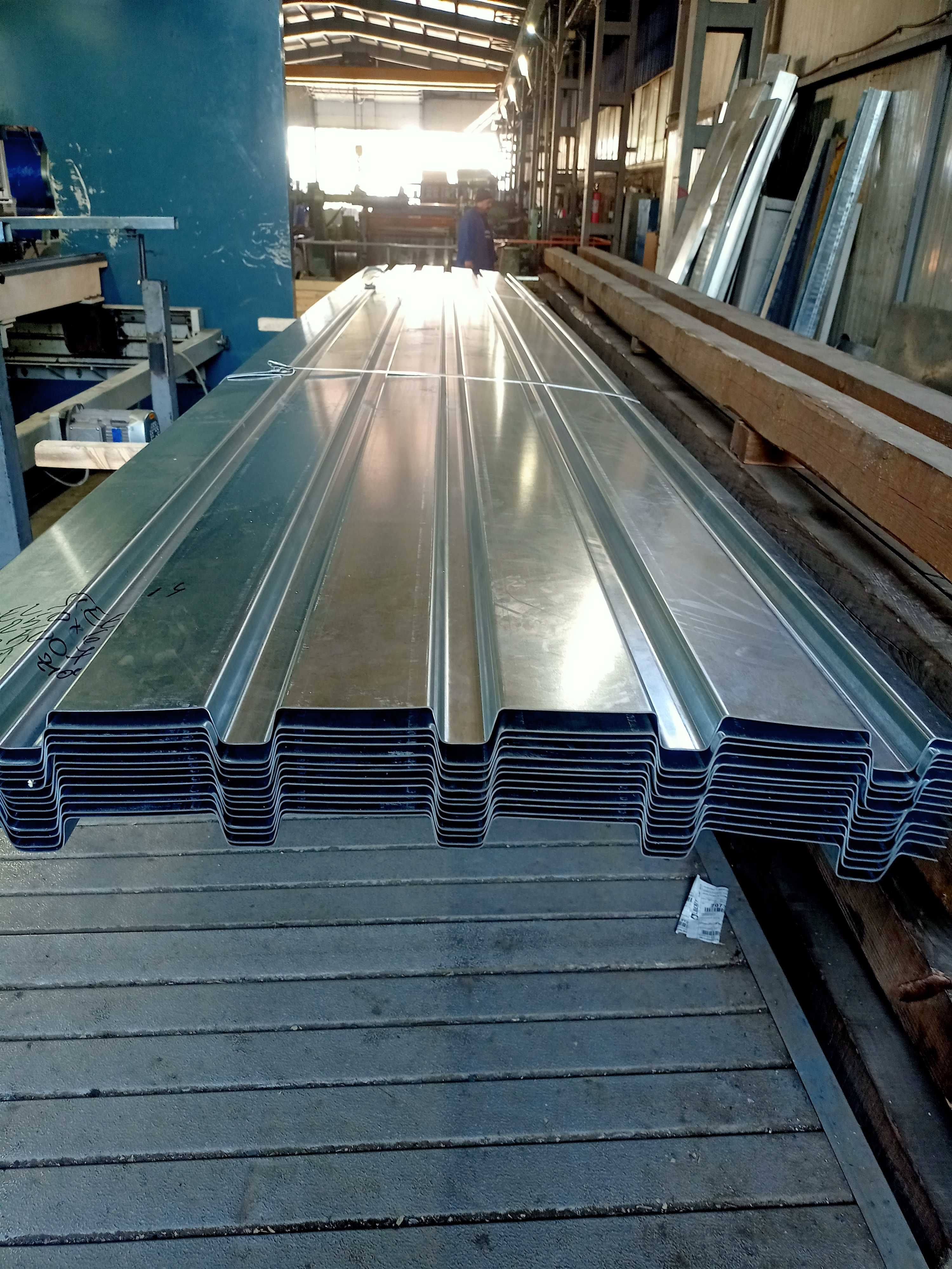 Tabla cutata zincata vopsita color acoperis hale industriale H35 T35