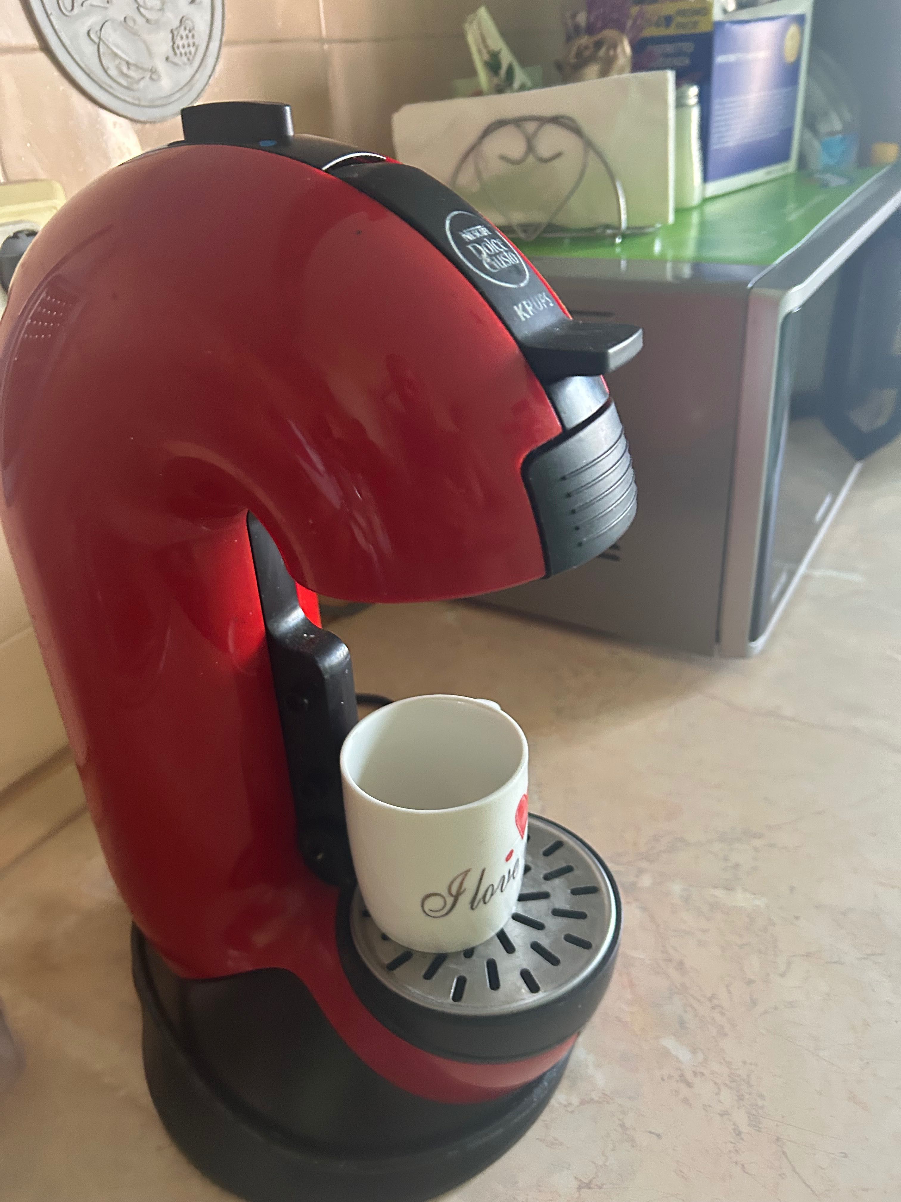 Продавам машина с капсули Krups Dolce Gusto