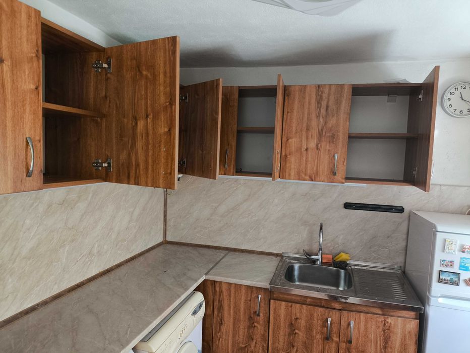 Продавам използвана кухня с хладилник,перална и съдомиялна