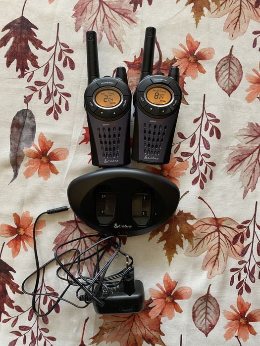 2 броя Радиостанция Cobra MT975