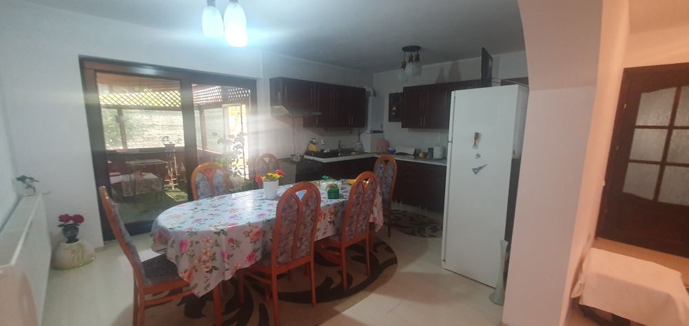 Casă de vanzare 135mp cu teren 690mp