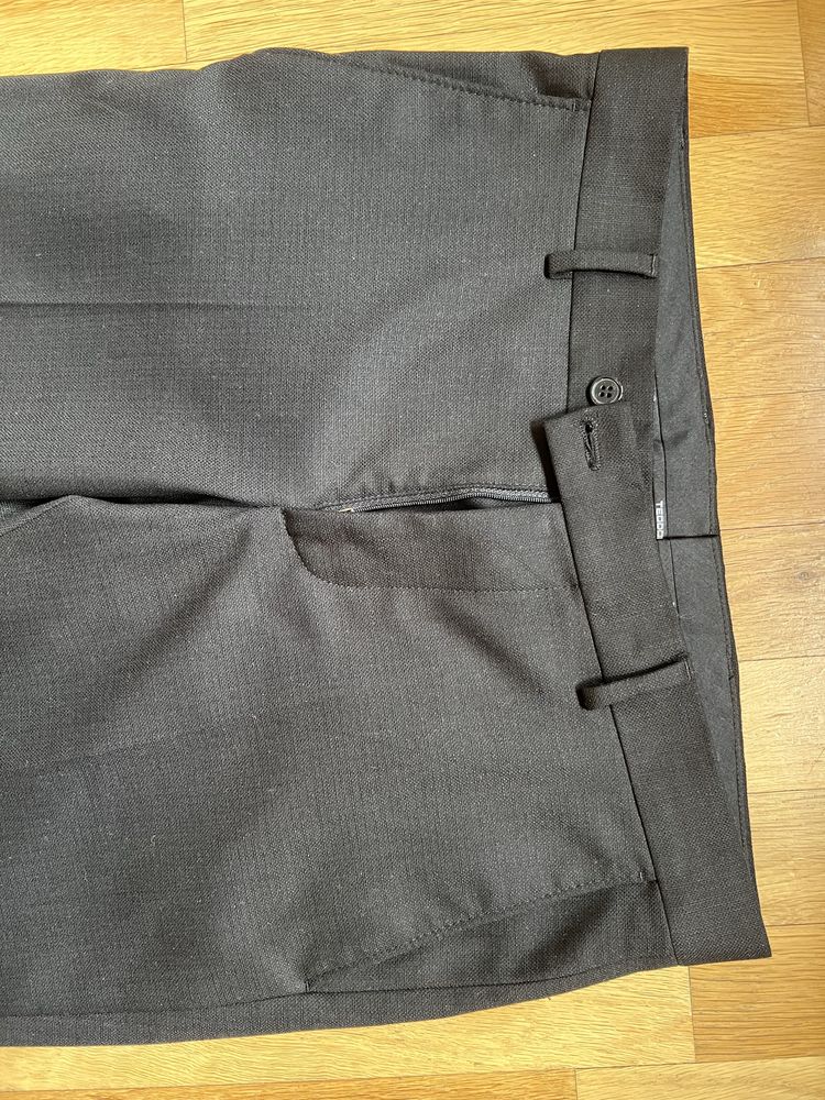Черен ситно структуриран панталон силно втален силует - Размер 46