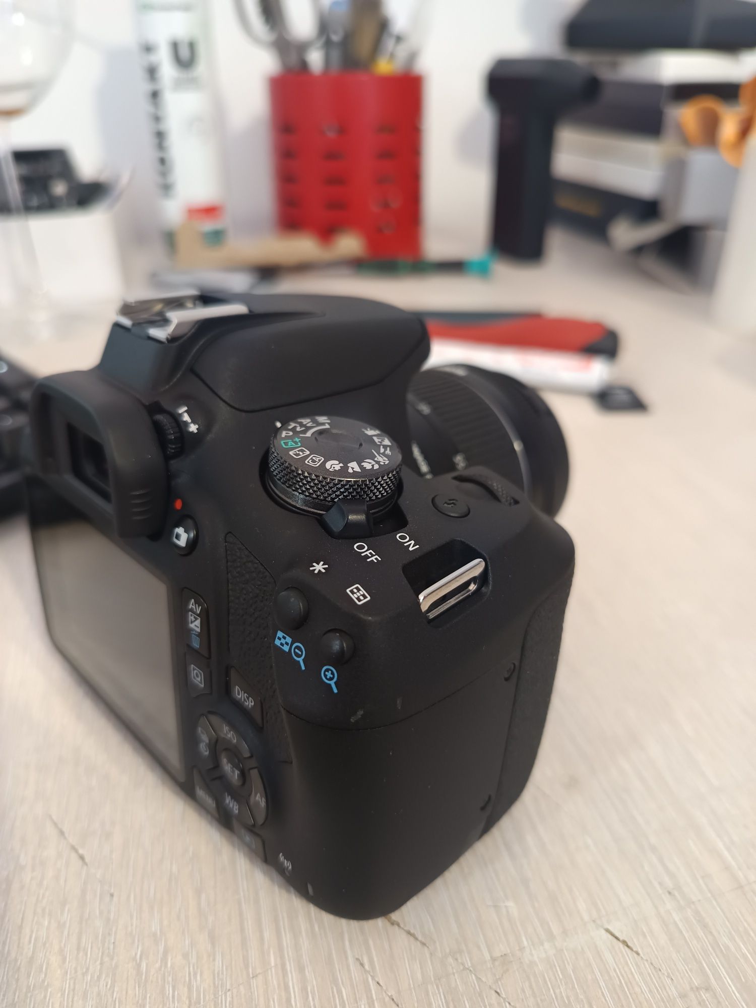 Aparat foto DSLR Canon EOS 2000D,24.1 MP, Negru +  EF-S 18-55mm IS II