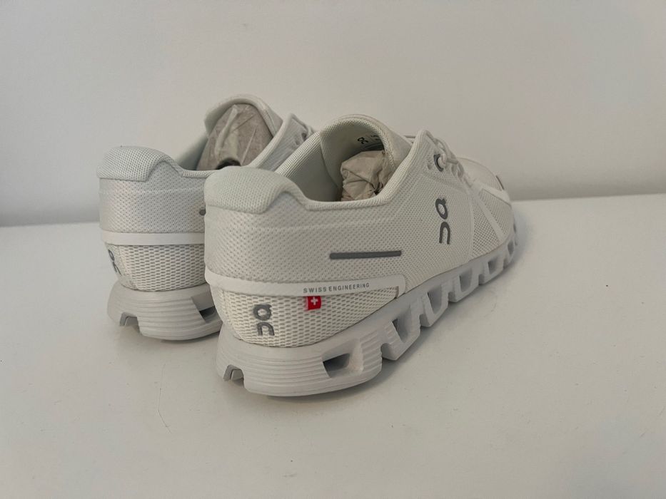 On Running Cloud 5 All White 44