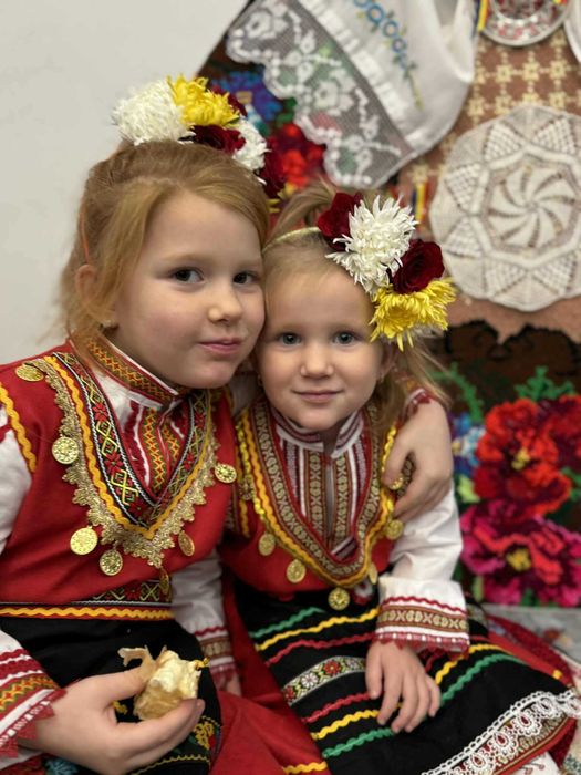 НАЛИЧНИ!Подарете народна носия за Коледа на вашите деца/внуци още сега