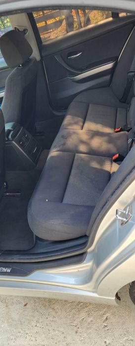 Vând BMW E90 320i