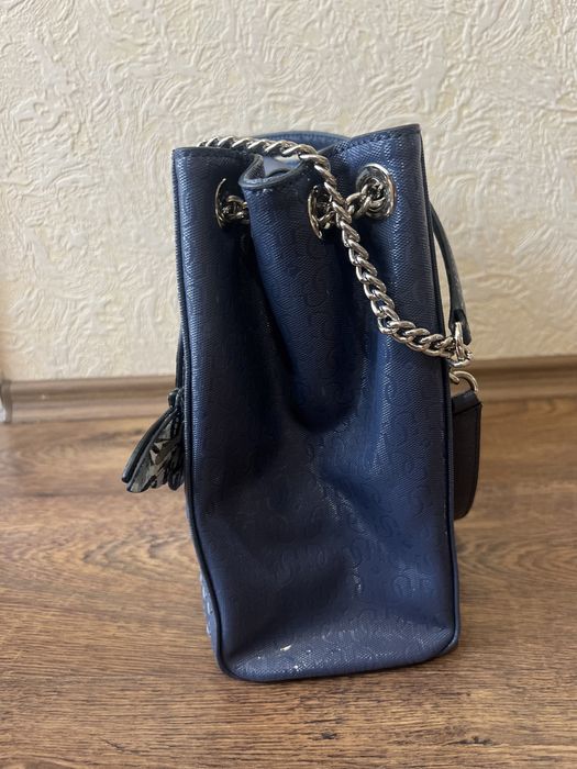 Нова Чанта GUESS