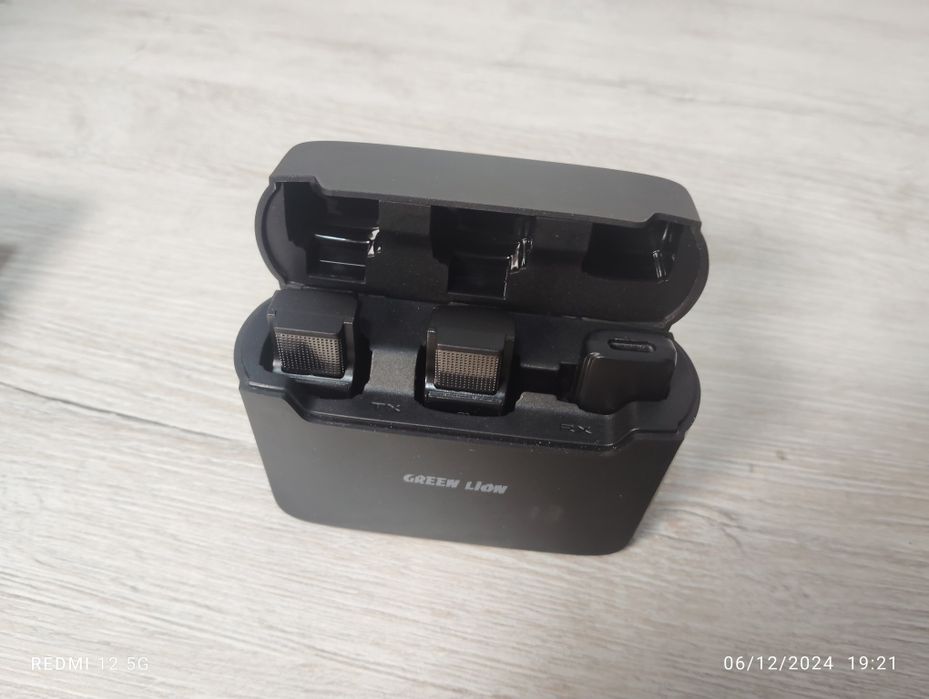 Mikrafon (петличка) green lion ideal