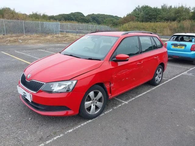 Dezmembrari / Dezmembrez Skoda Fabia 3 1.2 CJZD cutie PRQ culoare LF3K