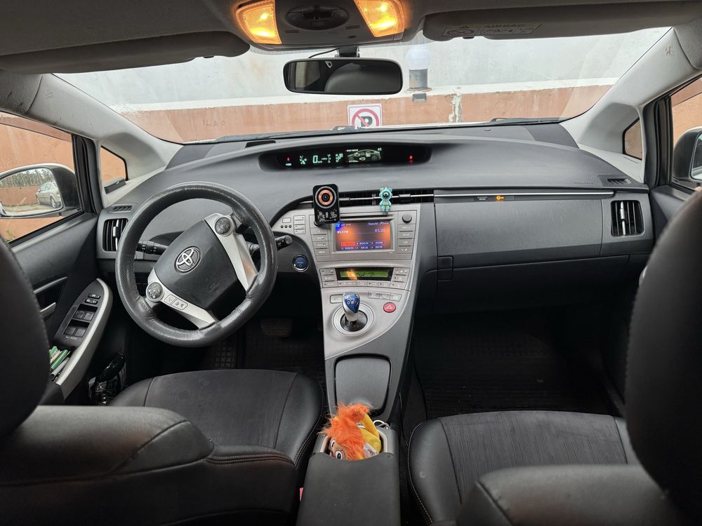 Vand masina personala Prius G3 2013
