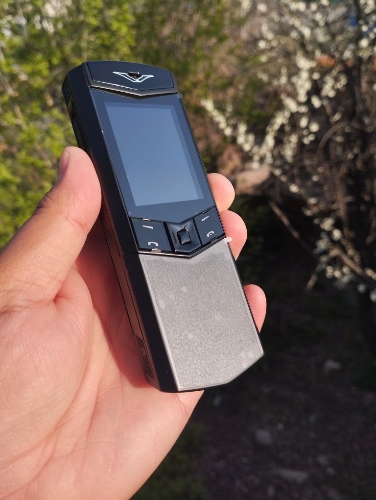 Vertu signature S модель слайдер