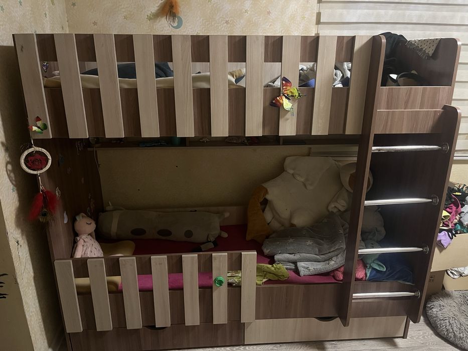 Продам двухярусную кровать