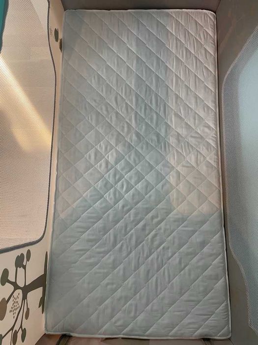 Pătuț de voiaj pliabil, nefolosit (saltea de cocos+cearceafuri bonus)