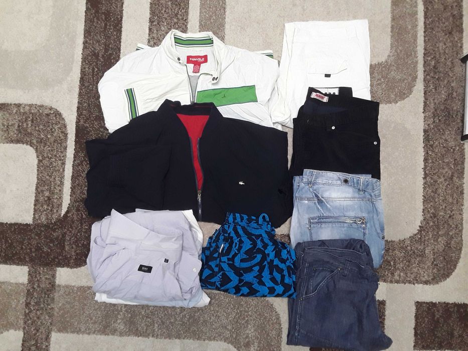 Haine bărbați  adidasi și papuci  ,tot ce se vede 200 de lei