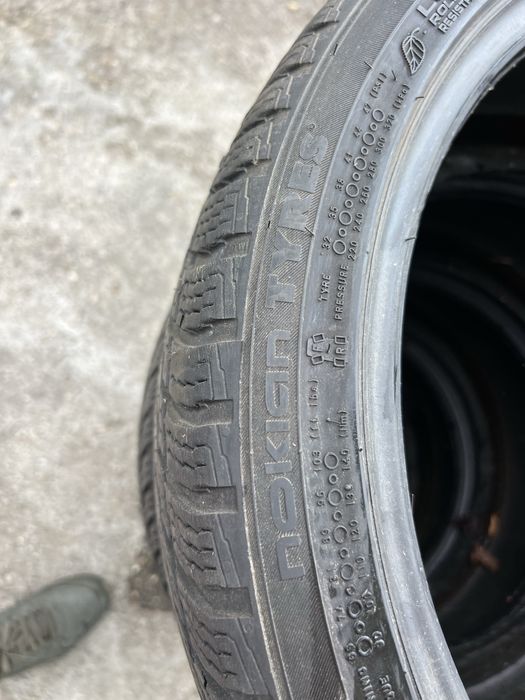Зимни гуми 225/40/18 Nokian DOT 19 с борд .