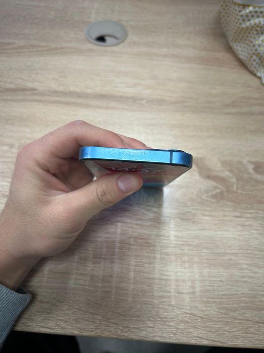 Обменяю айфон 13