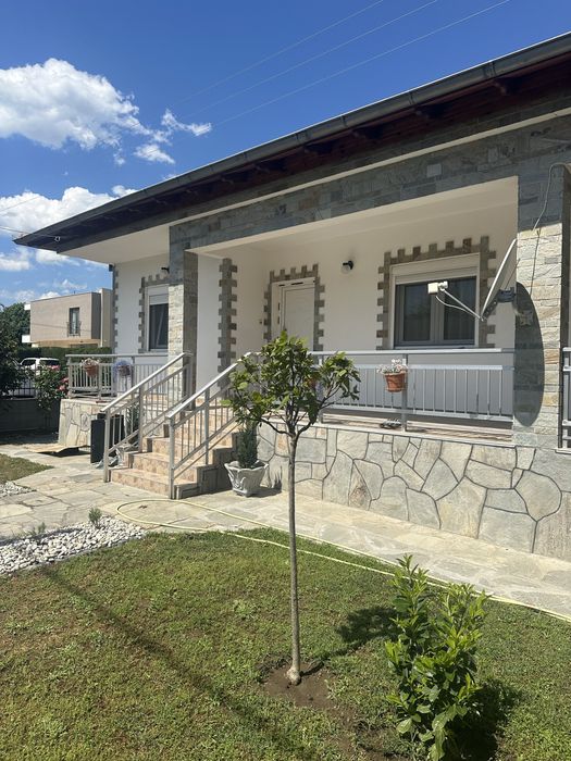 Вила Алекс Аспровалта